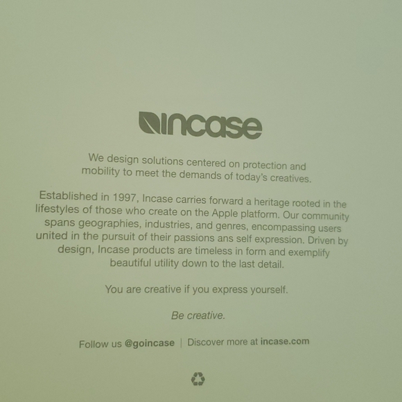 Incase Snap Jacket for MacBook Air 13" - Picture 4 of 5